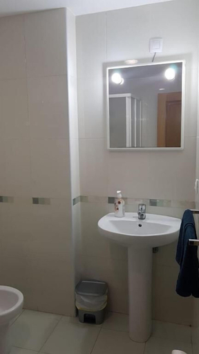 Bathroom 4, Noja Rooms, A Coruña