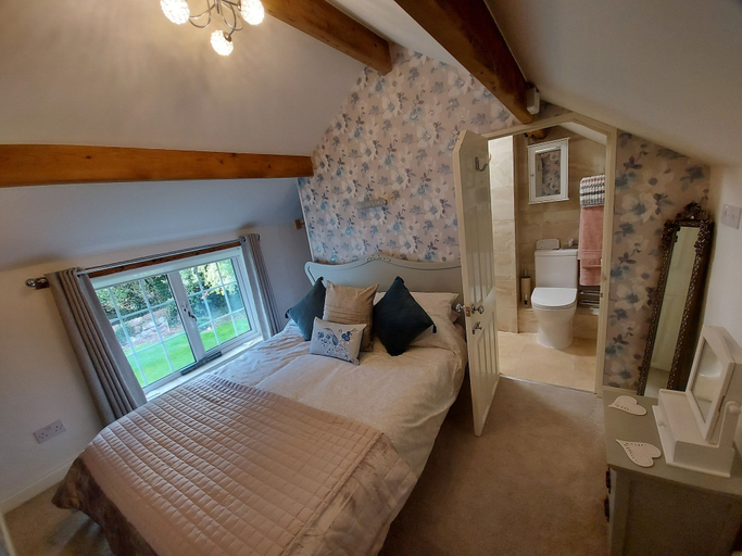 Bedroom 2, Saughall Mill Farm Cottage, Cheshire West and Chester