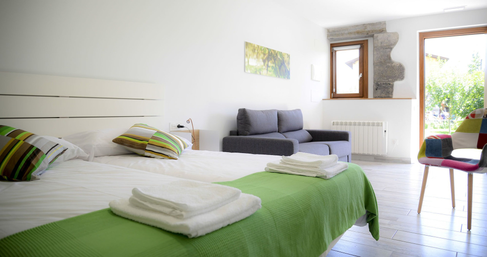Bedroom 2, Apartamentos Aldagaia, Guipúzcoa