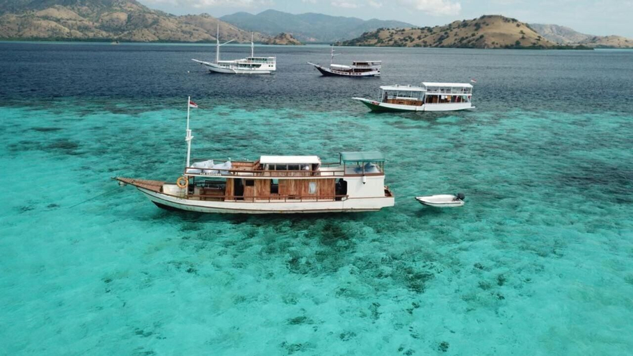Others 5, Regina Liveaboard, West Manggarai
