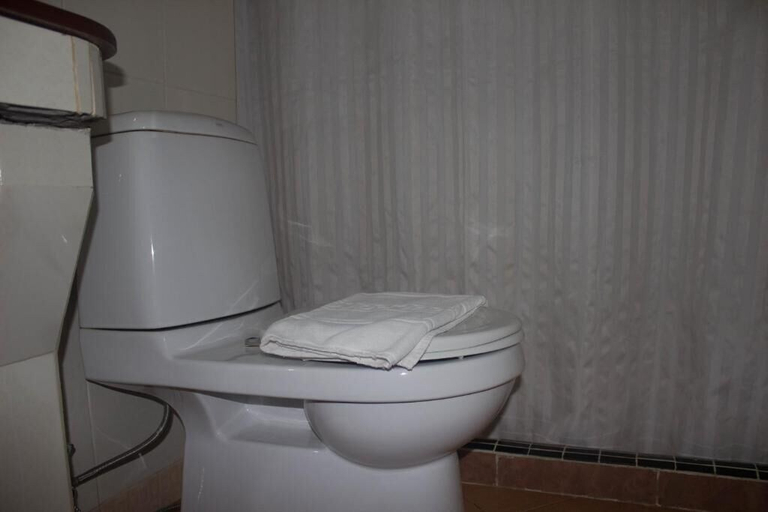Bathroom 3, Villa Saykham, Chomphet