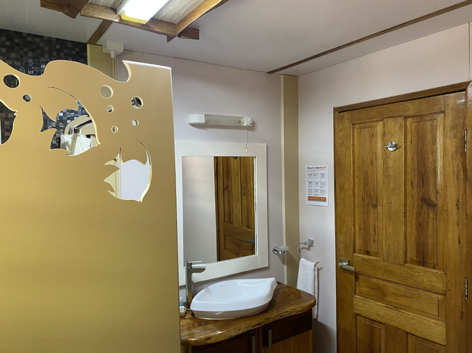 Bathroom 3, Mouggae Blues Villas