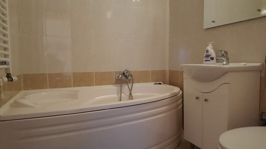 Bathroom, Beach & Clubs Apartments Mamaia, Constanta