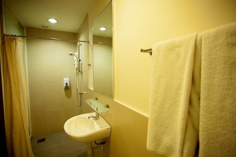 Bathroom 4, Mangga Boutique Hotel, Seri Kembangan
