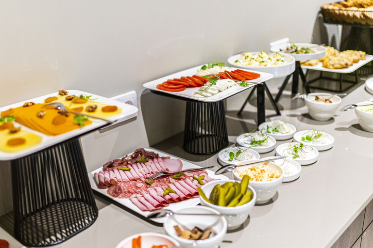 Food & Drinks 5, Sezony. Restauracja i Hotel, Poznań