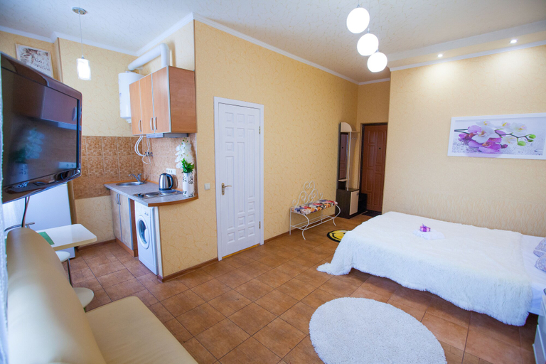 Bedroom 4, Happy nights in friendly AP, Kharkivs'ka