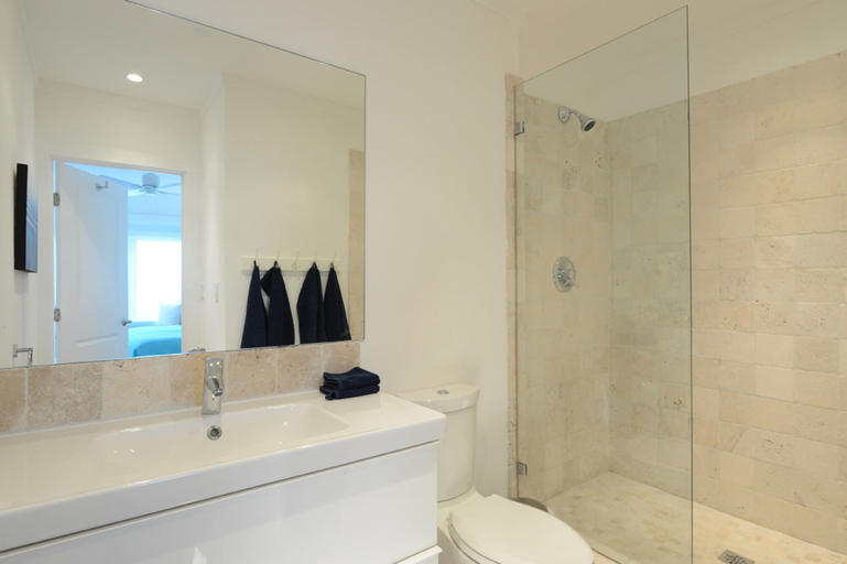 Bathroom 4, Buttonwood Reserve 1B
