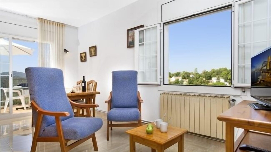 Others 4, Villa Mari, Girona