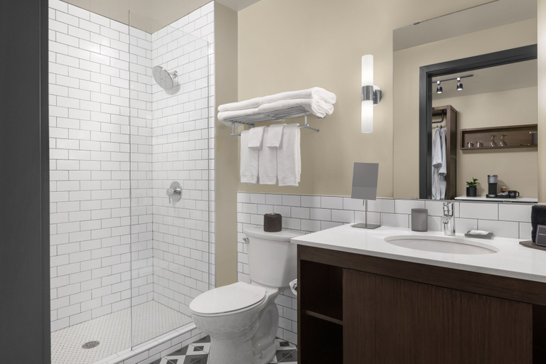 Bathroom 4, The Gordon Hotel, Lane