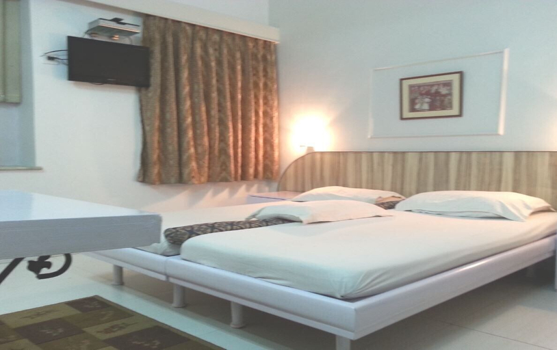 Bedroom 2, Marble Palace Guest House, Kolkata