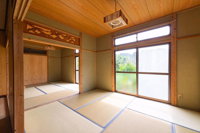 Bedroom 2, Sasayakanaouchi Murauchihara, Setouchi
