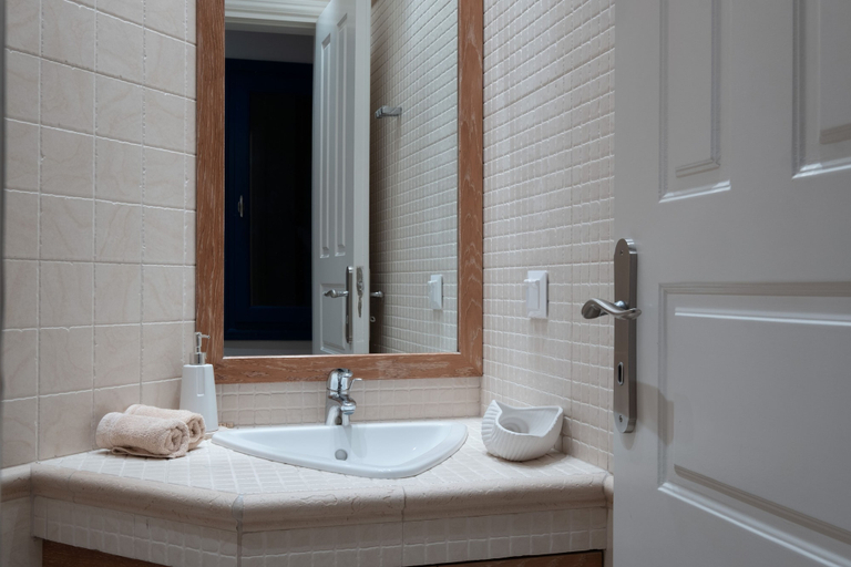 Bathroom 4, Santorini Mystique Garden, South Aegean
