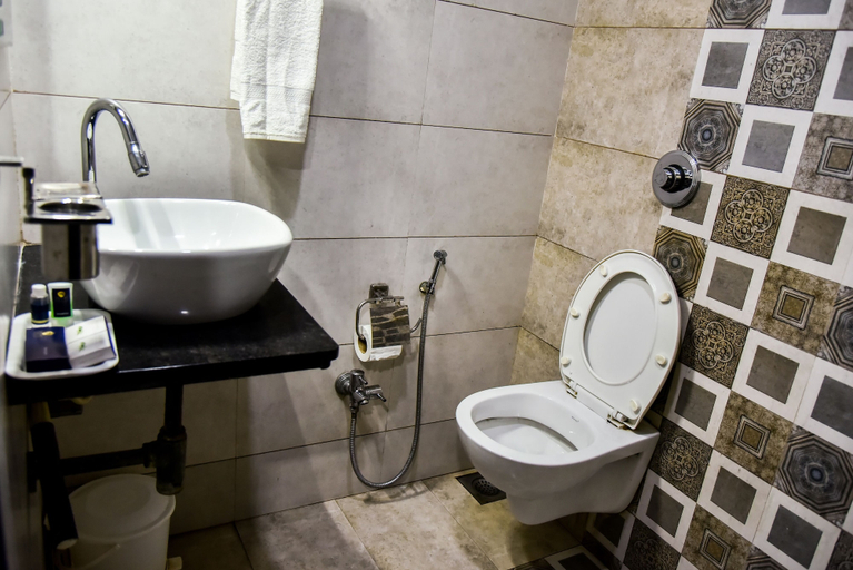 Bathroom 5, Hotel Tulsi Residency, Kachchh