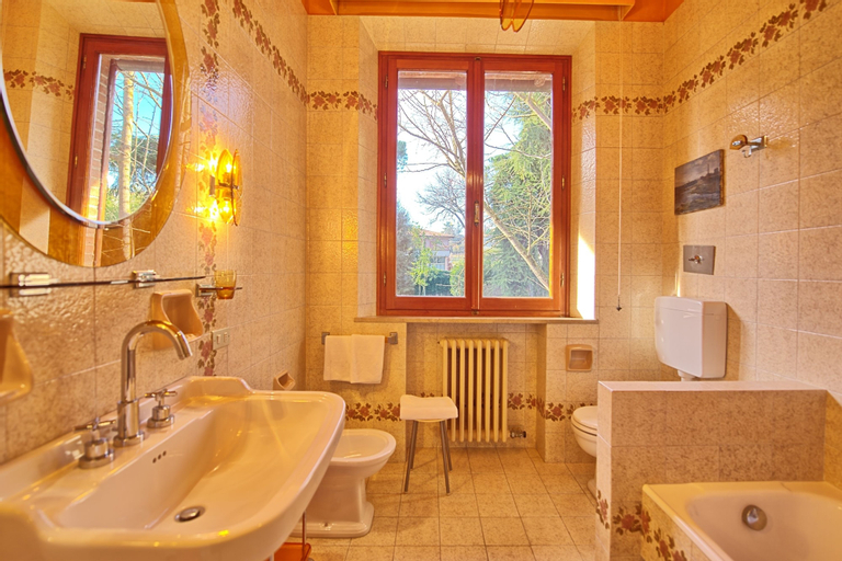 Bedroom 5, Villa Lauretana, Siena