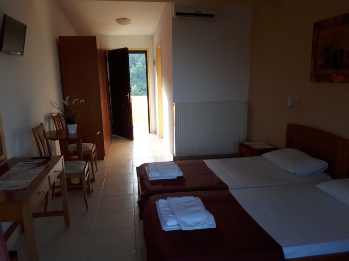 Bedroom 2, Asteri Studio's, Thessaly