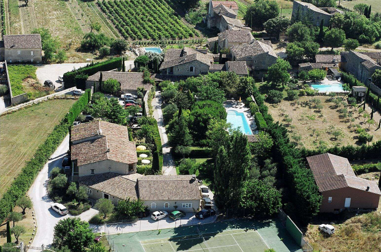 Exterior & Views 3, Hostellerie le Roy Soleil, Vaucluse