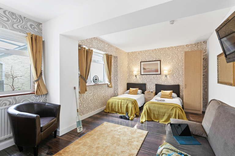Bedroom 2, Seaways, Torbay