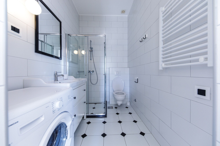 Bathroom 3, Ivano's studio apartments, Dubrovnik