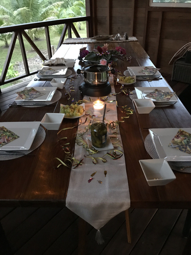 Food & Drinks 5, Maya Hill Lodge