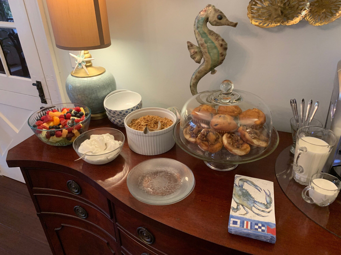 Food & Drinks 5, Olde Captains Inn, Barnstable