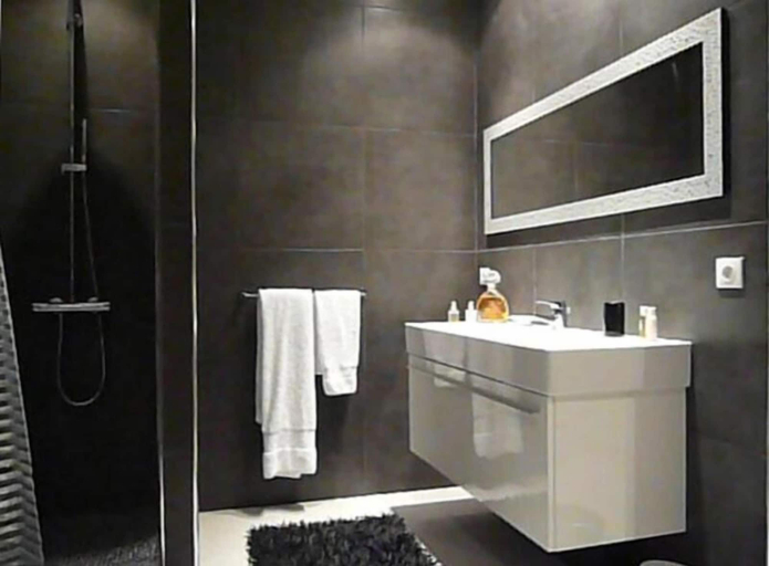 Bathroom 5, Château de Valloubière, Hérault