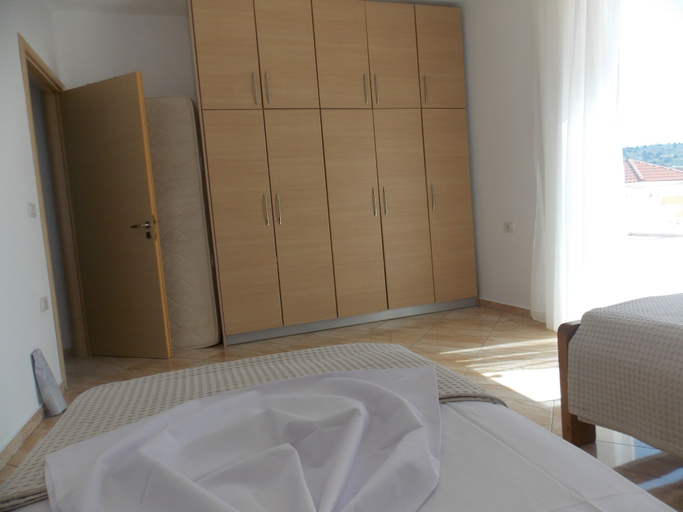 Bedroom 2, Zeta's Apartments, Sarandës