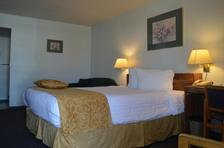Bedroom 3, Circle 5 Motel, Division No. 6