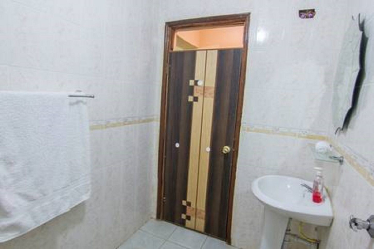 Bathroom 4, Imani Suites Runda, Westlands