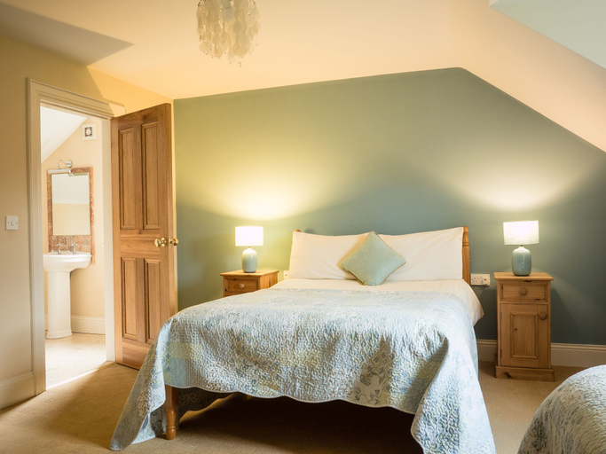 Bedroom 2, The Gatehouse at Mullans Bay, Fermanagh and Omagh