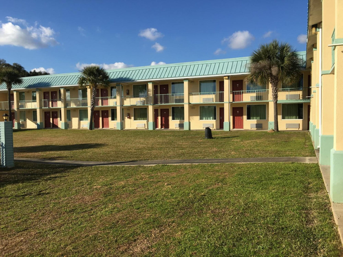 Exterior & Views 2, Garden Inn & Suites, Escambia