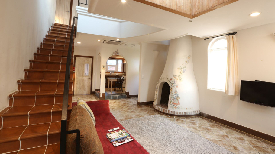 Others 5, Miallet Pension, Chuncheon