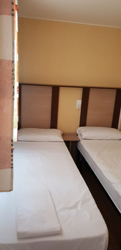 Bedroom 3, Camping 3 Estrellas Costa Brava, Girona