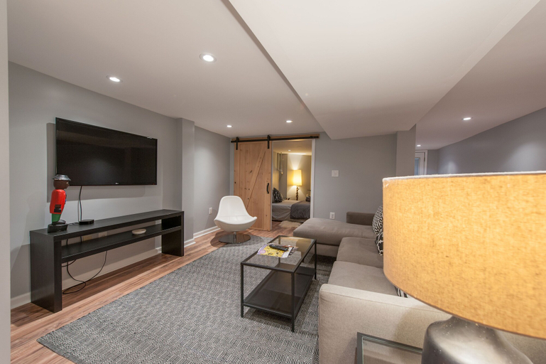Others 4, Honey Suite - Luxury Bed - Peaceful and Quiet Central D.C., Washington D.C.