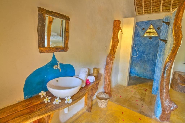 Bathroom 3, Distant Relatives Ecolodge & Backpackers, Kilifi North
