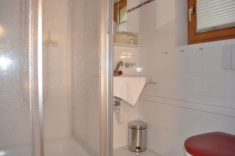 Bathroom, Fata Morgana 6, Raron