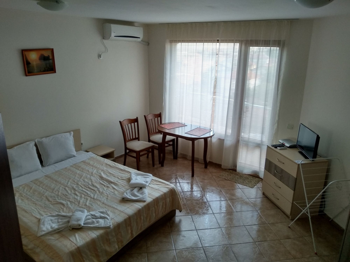Bedroom 2, Sunny Sands Studios, Burgas