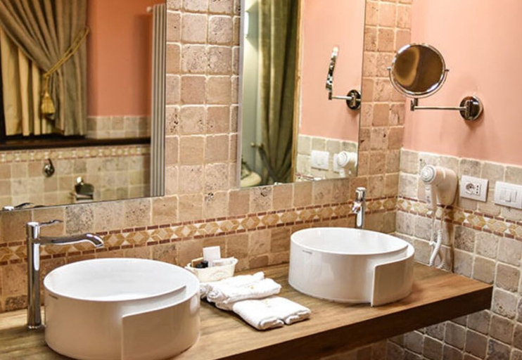 Bathroom 3, Villa Floridiana, Frosinone