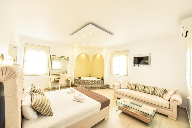 Bedroom 5, Queen Boutique Suites, South Aegean