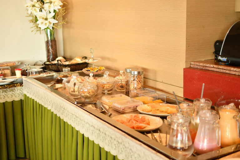 Food & Drinks 5, Troodon Park Hotel, Sousa