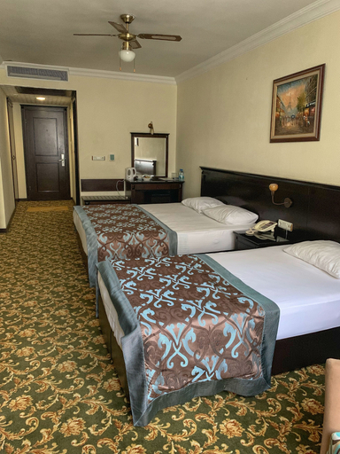 Bedroom 3, Omur Hotel, Edremit