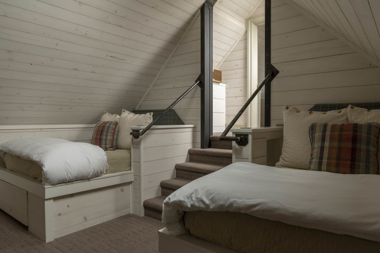 Bedroom 3, Eleven Scarp Ridge Lodge, Gunnison
