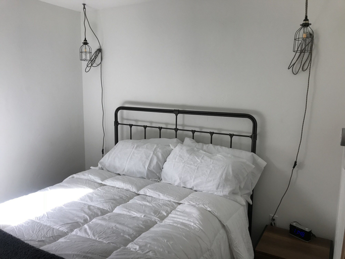 Bedroom 2, Big Arm Resort, Lake