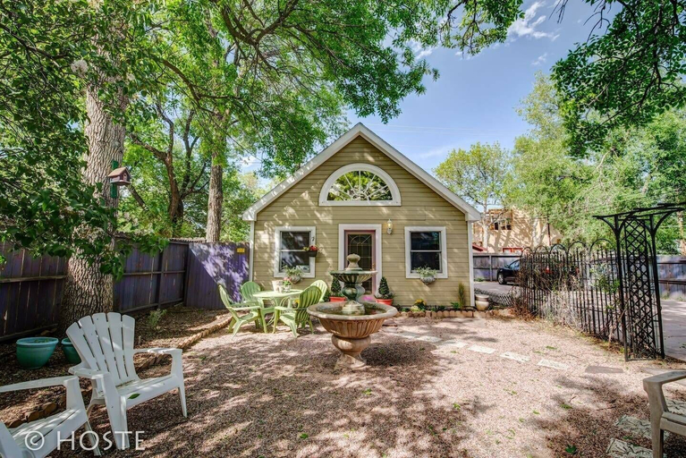 Exterior & Views 2, Chic Boutique Wine + Mtns Walk Everywhere, El Paso