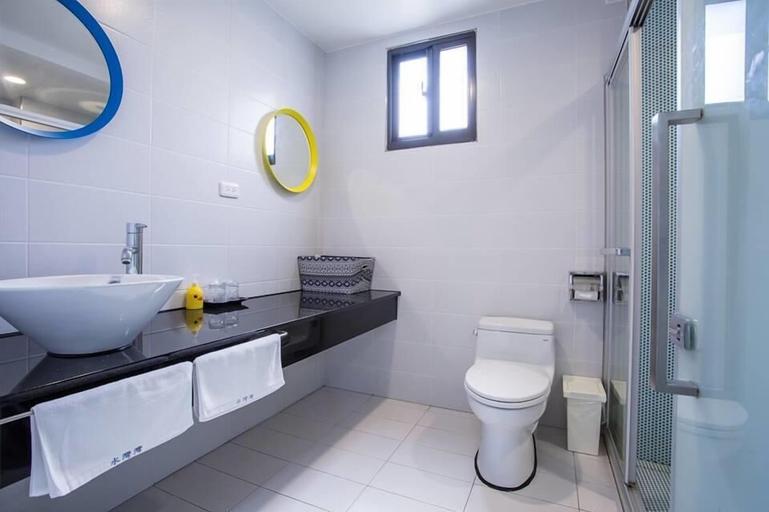 Bathroom 3, Hsu One One B&B, Penghu
