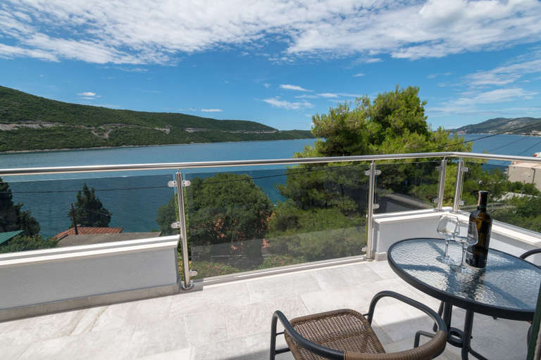 Others 5, Villa Lajna, Herzegovina-Neretva
