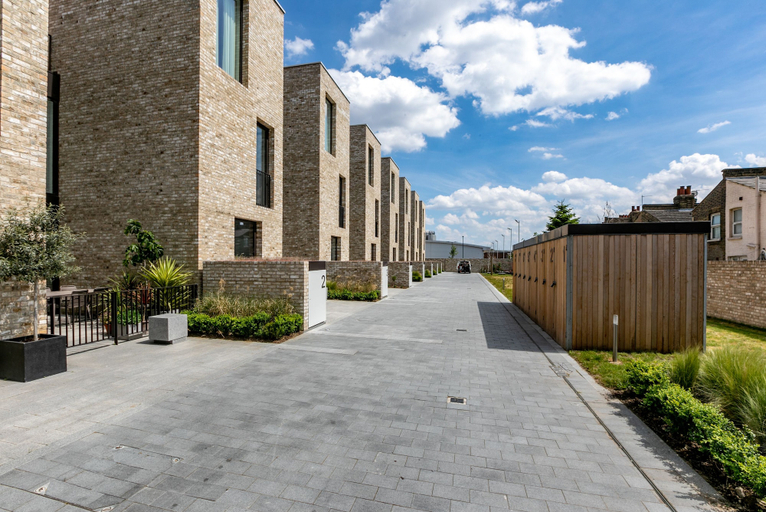 Exterior & Views 2, Modern Townhouse Near 02 Arena & Excel, London