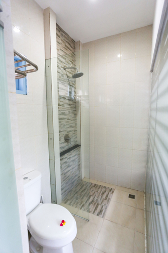 Bathroom, Gatsby Hotel and Hostel, Badung