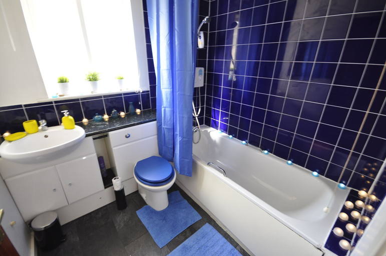 Bathroom 2, Durward Guest Apartment, London
