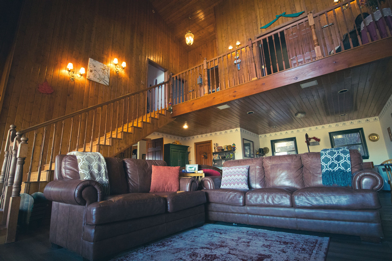 Others 5, Tucker Peak Lodge, San Diego