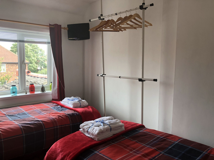 Bedroom 2, Remarkable 3-bed House in Durham, Durham
